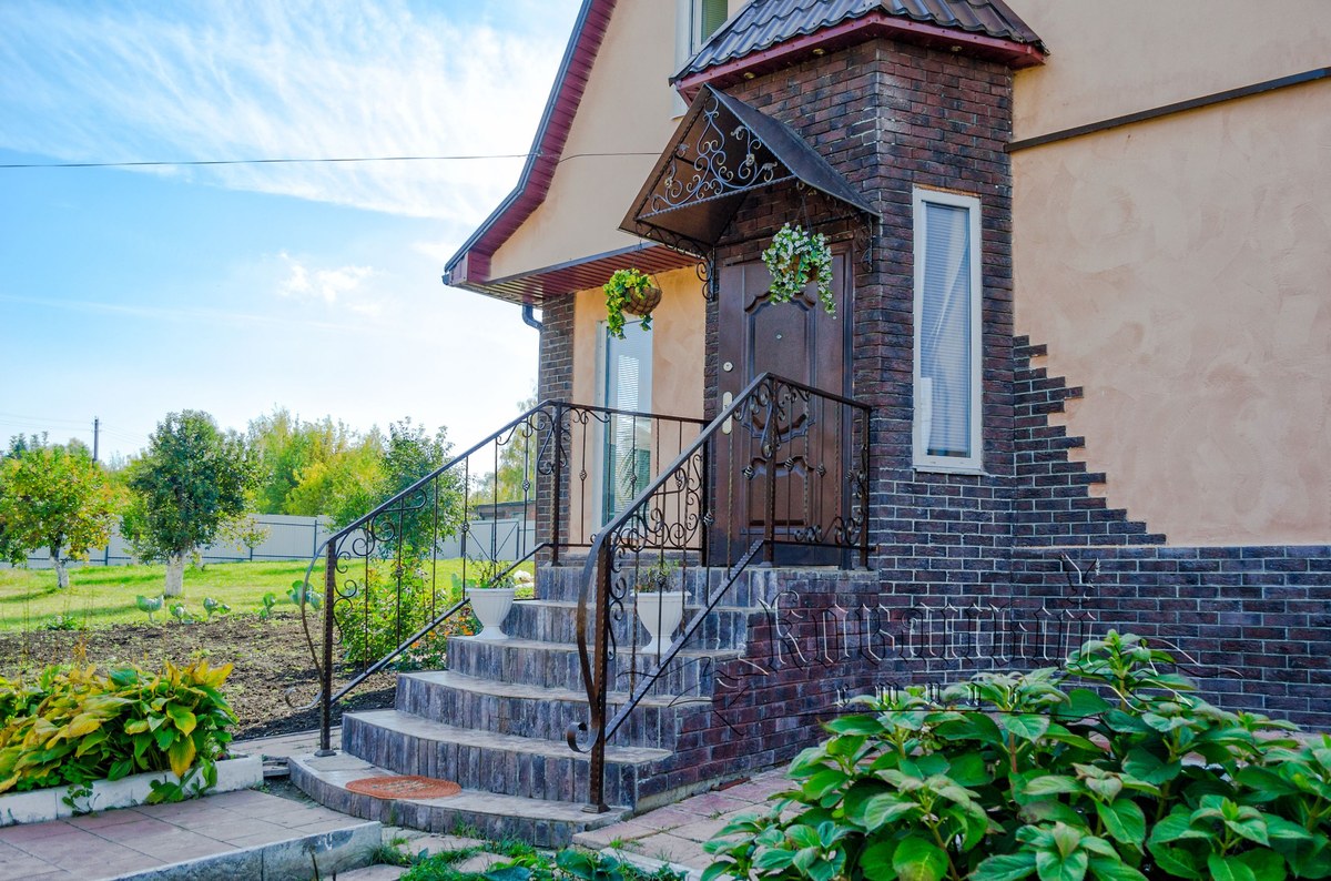 Белые кованые перила