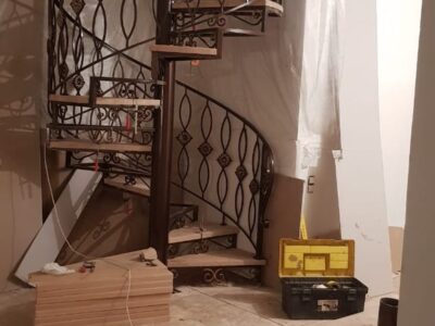 Кованые перила для винтовой лестницы в Домодедово