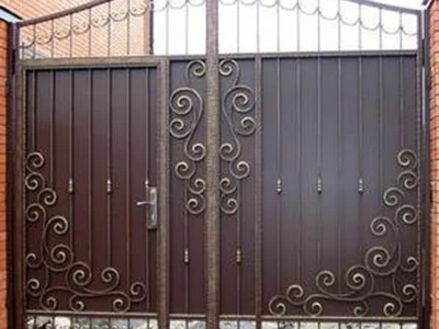 Ворота со встроенной калиткой для дома ВК-009