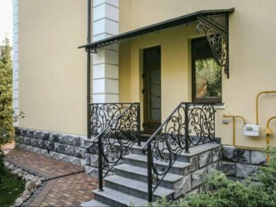 Кованое крыльцо с завитками ККР-024
