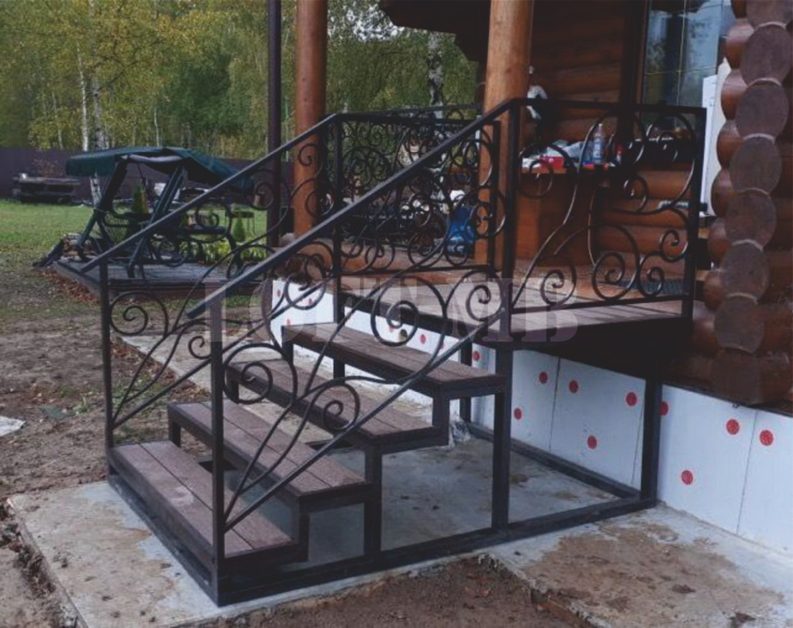 Лестница для крыльца